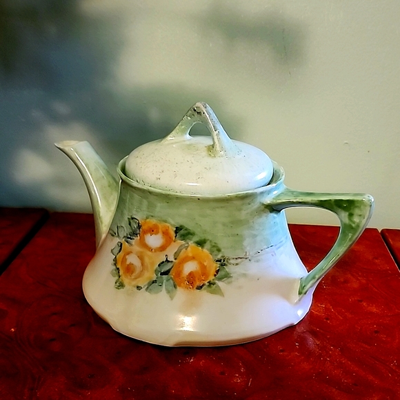 Antique Bavaria hand painted Tea Pot - Pretty - Small - green with roses - Picture 3 of 6